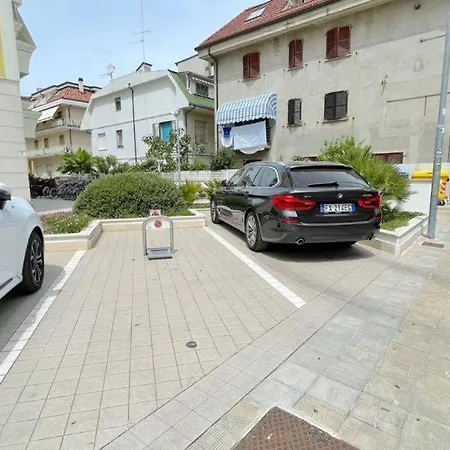 Accogliente Trilocale Cavallotti Due Posti Auto Apartamento
